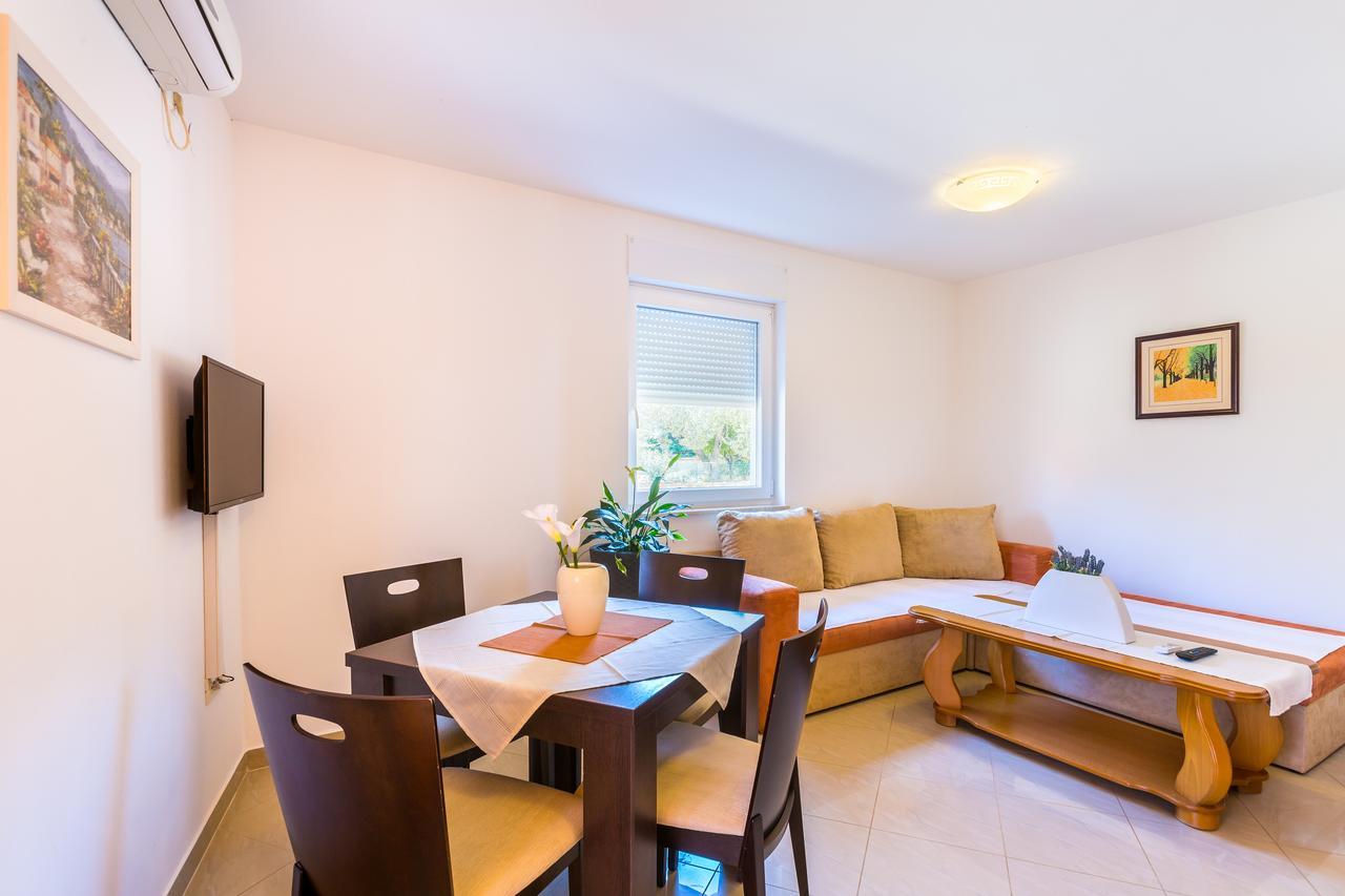 Apartments Tomo Медулин Екстериор снимка